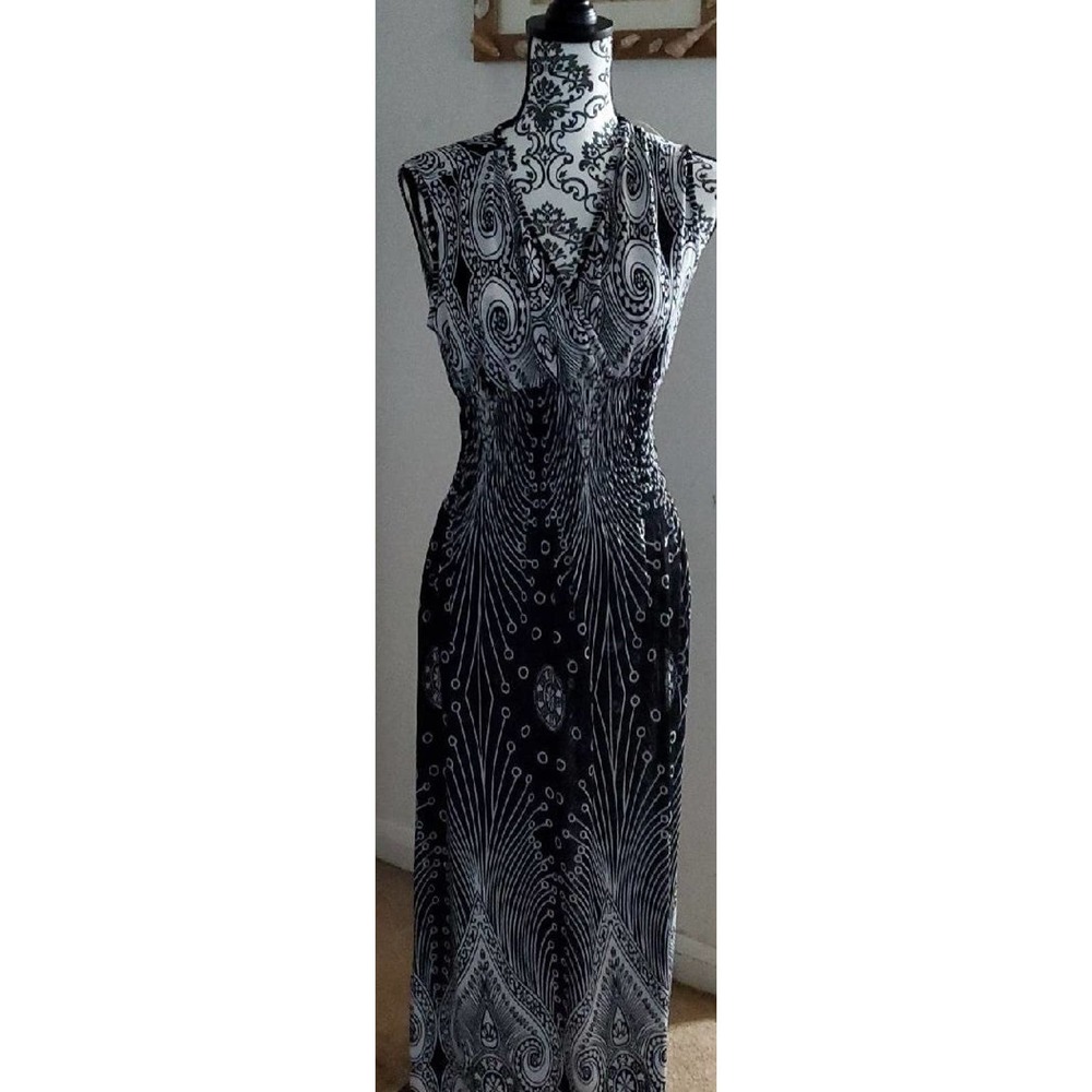 Beautiful ankle-length black and white maxi dress